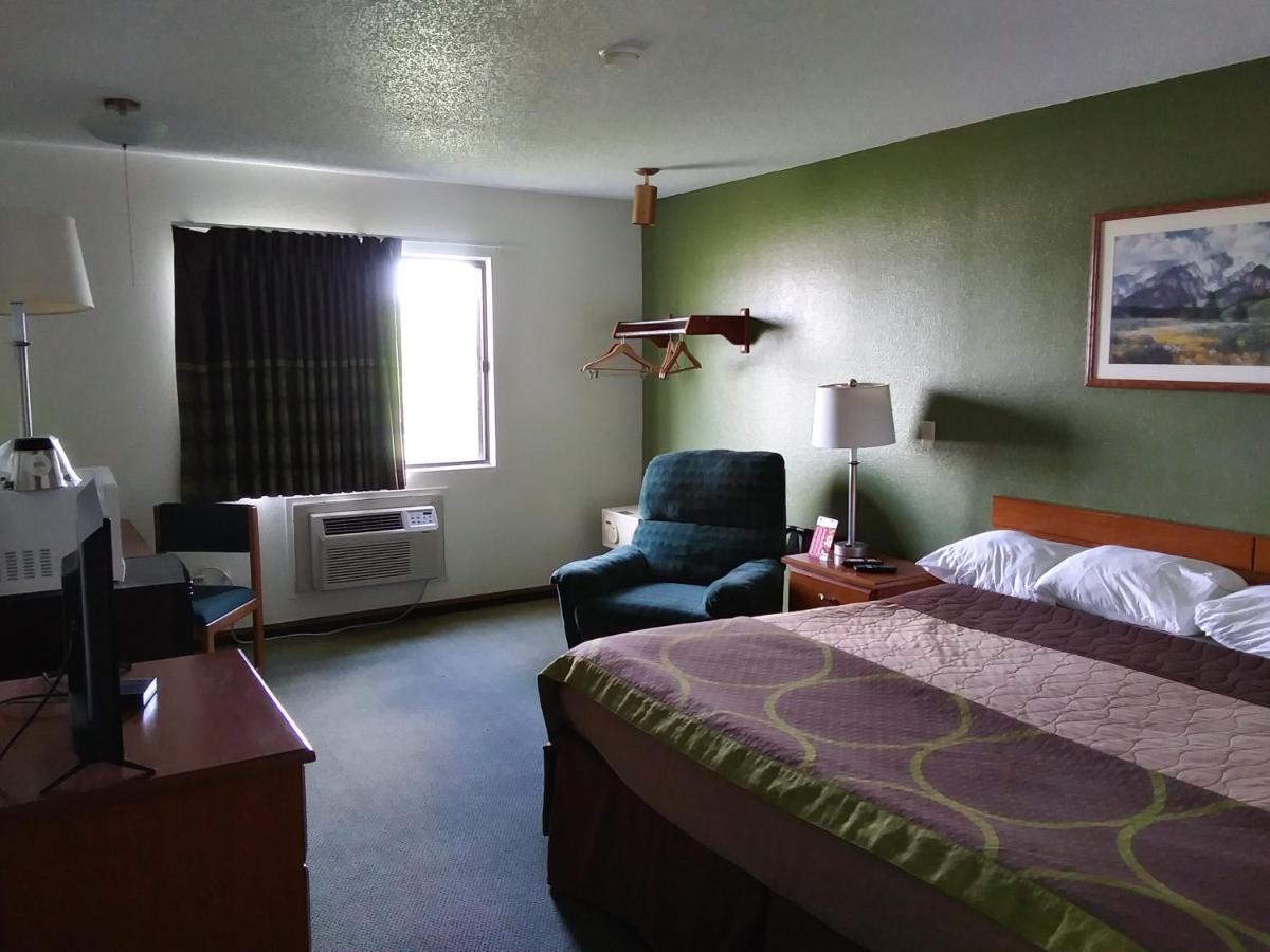 Amerihost Inn & Suites Kingdom City Eksteriør billede