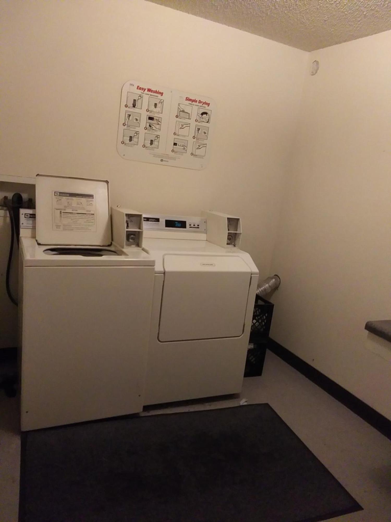 Amerihost Inn & Suites Kingdom City Eksteriør billede