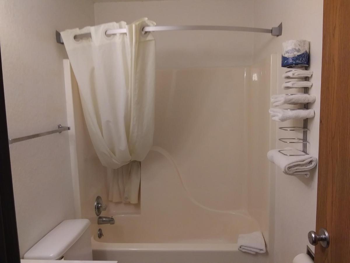 Amerihost Inn & Suites Kingdom City Eksteriør billede
